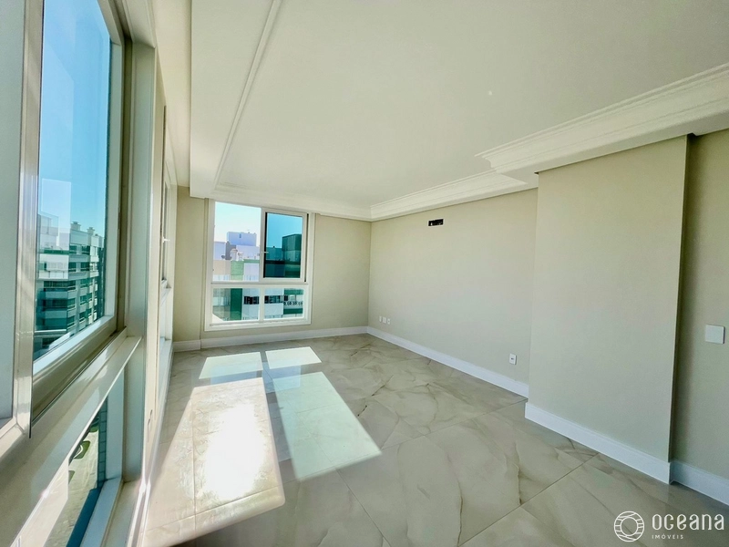 APARTAMENTO 03 DORMITÓRIOS, SACADA DE FRENTE VISTA MAR!: 9ª foto da galeria de imagens do imóvel