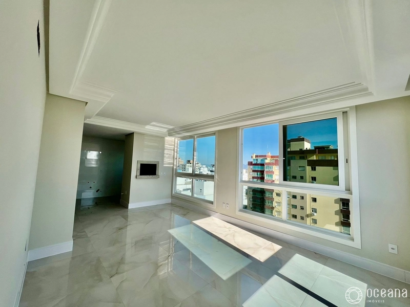 APARTAMENTO 03 DORMITÓRIOS, SACADA DE FRENTE VISTA MAR!: 1ª foto da galeria de imagens do imóvel