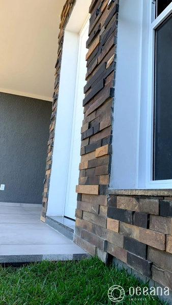 CASA COM TERRACO 3 QUADRAS DO MAR EM CAPAO DA CANOA: 6ª foto da galeria de imagens do imóvel