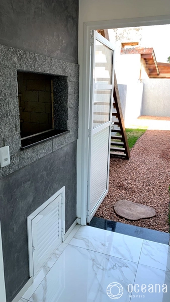 CASA COM TERRACO 3 QUADRAS DO MAR EM CAPAO DA CANOA: 13ª foto da galeria de imagens do imóvel