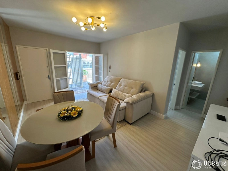 Apartamento 3 Dormitorios, 2 suites, 50 metros do Mar, Confira!