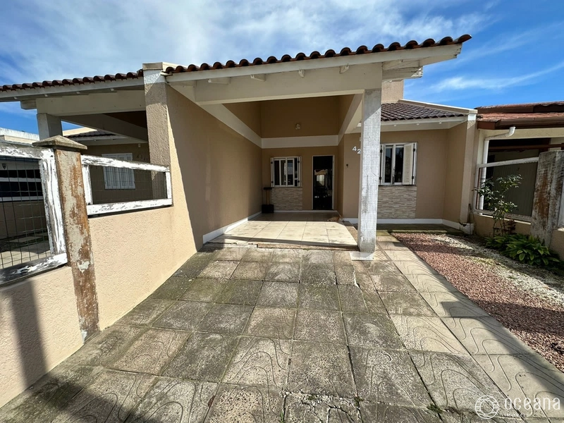 Casa 3 dormitórios CAPÃO NOVO: 1ª foto da galeria de imagens do imóvel