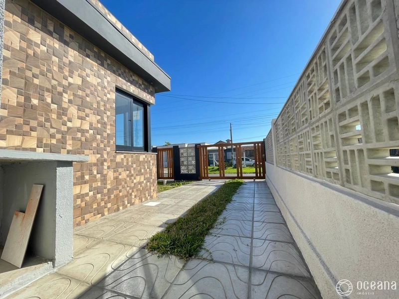 CASA HÁ 50 METROS DA PRAIA: 3ª foto da galeria de imagens do imóvel