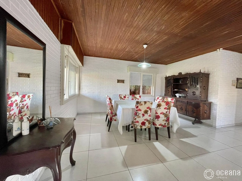CASA DE 03 SUÍTES, MAIS DEPENDÊNCIA EM ATLÂNTIDA: 3ª foto da galeria de imagens do imóvel