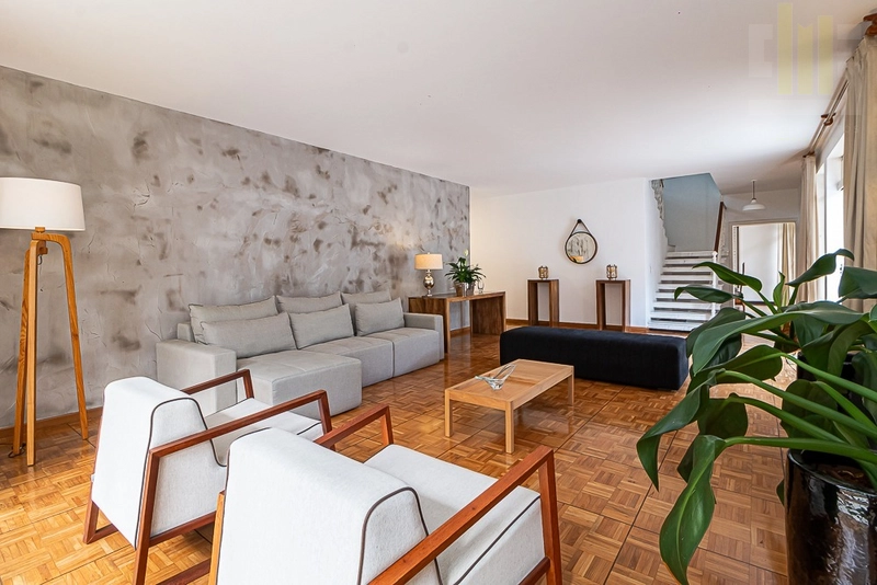 Casa com pisina no Jardim das Bandeiras e quadra de tênis: 6ª foto da galeria de imagens do imóvel