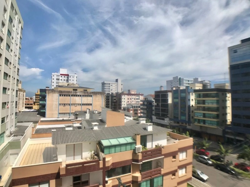 NO CORAÇÃO DA CIDADE, APENAS 2 QUADRAS DO MAR!!: 3ª foto da galeria de imagens do imóvel