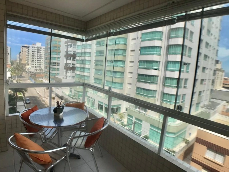 NO CORAÇÃO DA CIDADE, APENAS 2 QUADRAS DO MAR!!: 1ª foto da galeria de imagens do imóvel