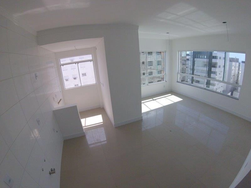 Apartamento 2 dormitórios. Novo, junto à praça.: 1ª foto da galeria de imagens do imóvel