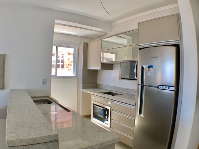APARTAMENTO MOBILIADO COM VISTA PARA O MAR E PRAÇA: 2ª foto da galeria de imagens do imóvel