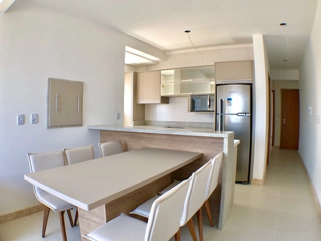 APARTAMENTO MOBILIADO COM VISTA PARA O MAR E PRAÇA: 3ª foto da galeria de imagens do imóvel