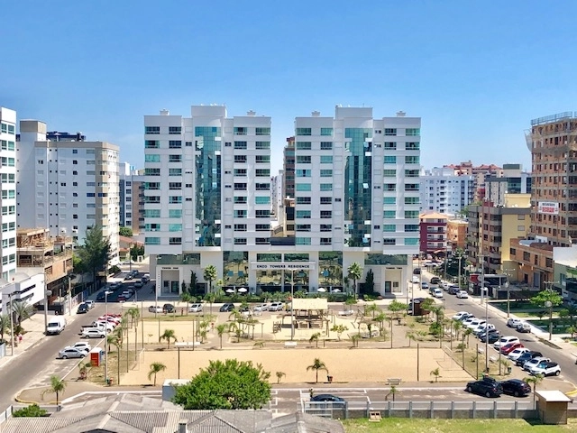 APARTAMENTO MOBILIADO COM VISTA PARA O MAR E PRAÇA: 1ª foto da galeria de imagens do imóvel