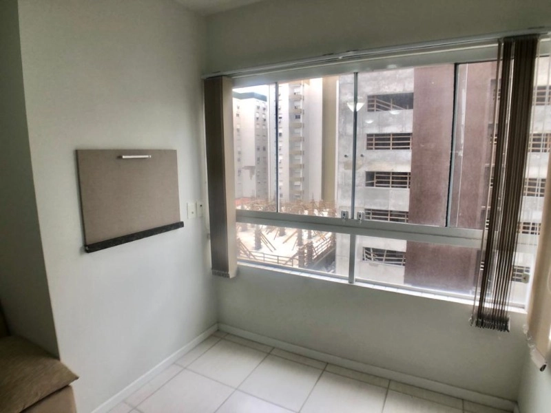 Junto à praça e bairro privilegiado!: 5ª foto da galeria de imagens do imóvel