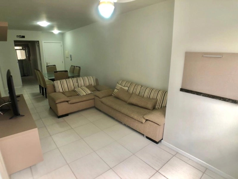 Junto à praça e bairro privilegiado!: 9ª foto da galeria de imagens do imóvel