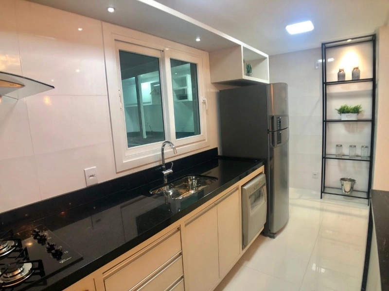 MOBILIADO E DECORADO FRENTE MAR: 4ª foto da galeria de imagens do imóvel