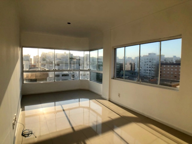 AO LADO DA PRAÇA BOIANOVSKI E COM VISTA PARA O MAR: 3ª foto da galeria de imagens do imóvel
