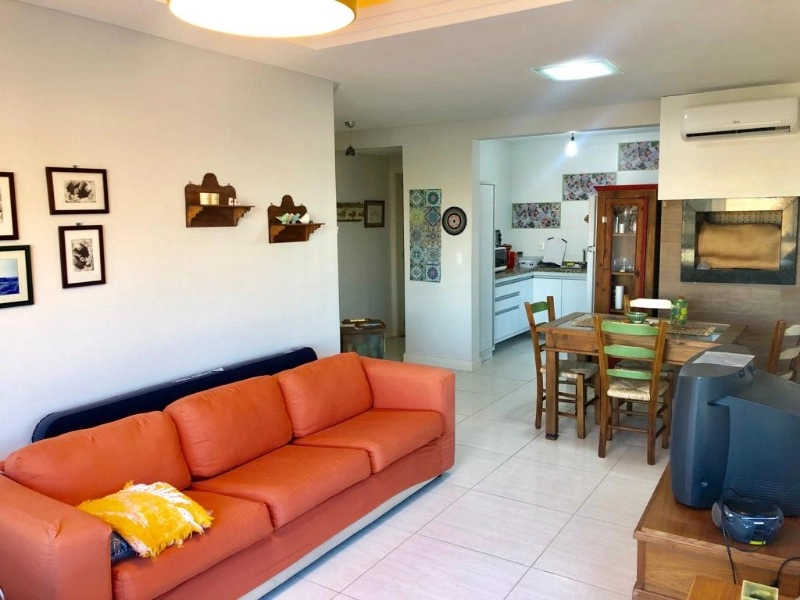 APTO NO ÚLTIMO ANDAR, BAIRRO NAVEGANTES: 3ª foto da galeria de imagens do imóvel