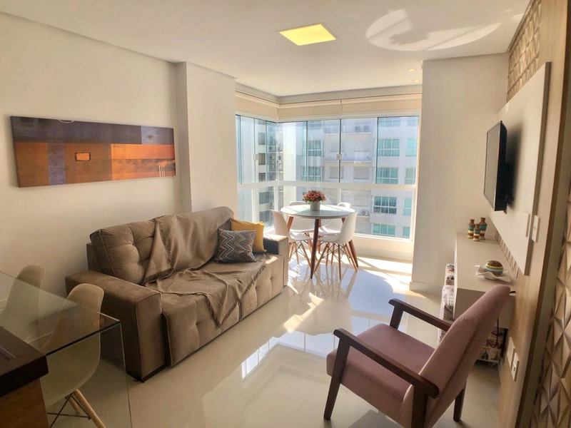 MOBILIADO E DECORADO, PRÉDIO COM INFRAESTRUTURA, NO BAIRRO NAVEGANTES: 3ª foto da galeria de imagens do imóvel