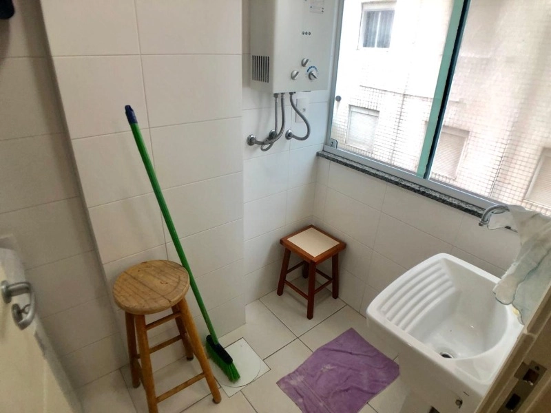 AMPLO APARTAMENTO FRENTE PRAÇA!: 3ª foto da galeria de imagens do imóvel