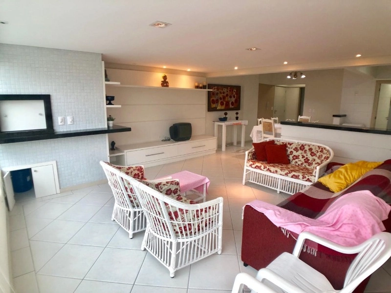 AMPLO APARTAMENTO FRENTE PRAÇA!: 4ª foto da galeria de imagens do imóvel
