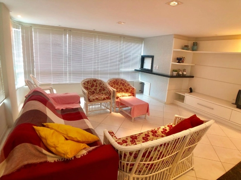 AMPLO APARTAMENTO FRENTE PRAÇA!: 5ª foto da galeria de imagens do imóvel