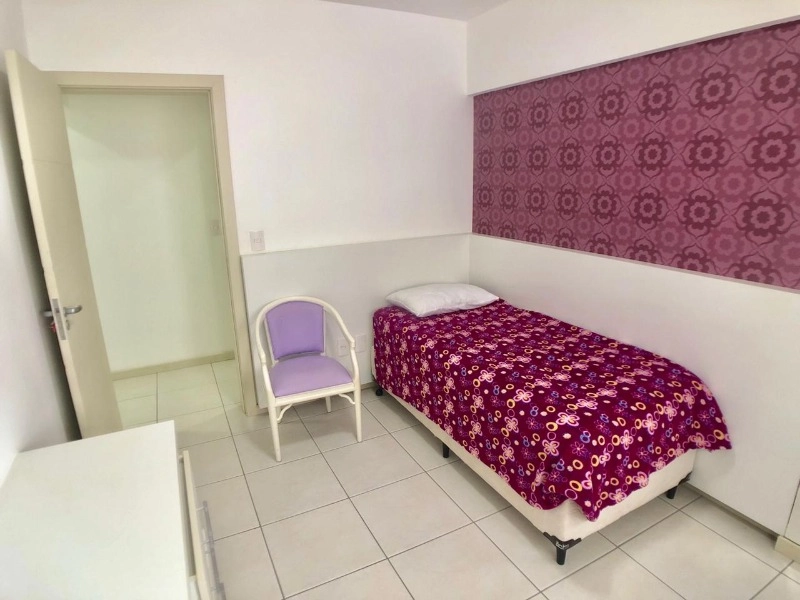 AMPLO APARTAMENTO FRENTE PRAÇA!: 6ª foto da galeria de imagens do imóvel
