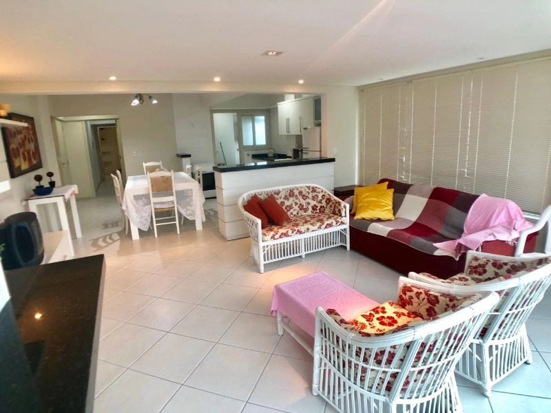 AMPLO APARTAMENTO FRENTE PRAÇA!: 10ª foto da galeria de imagens do imóvel