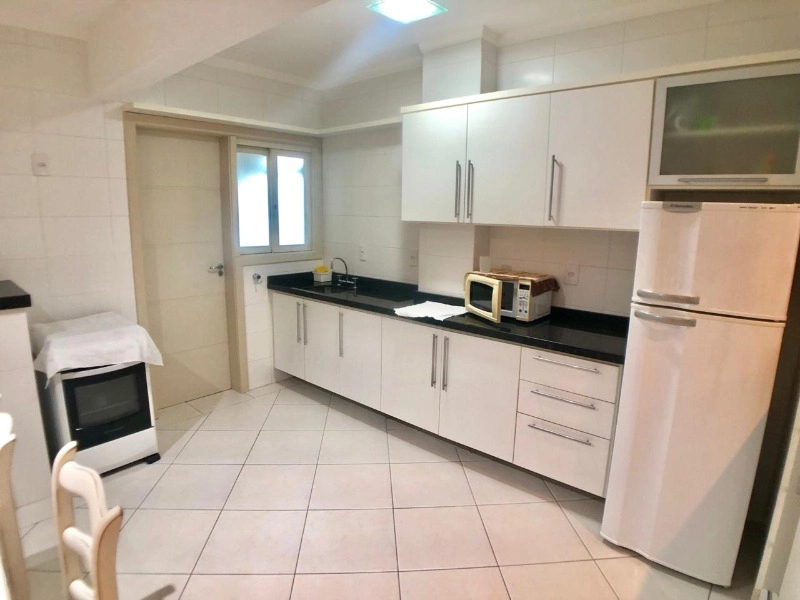 AMPLO APARTAMENTO FRENTE PRAÇA!: 15ª foto da galeria de imagens do imóvel