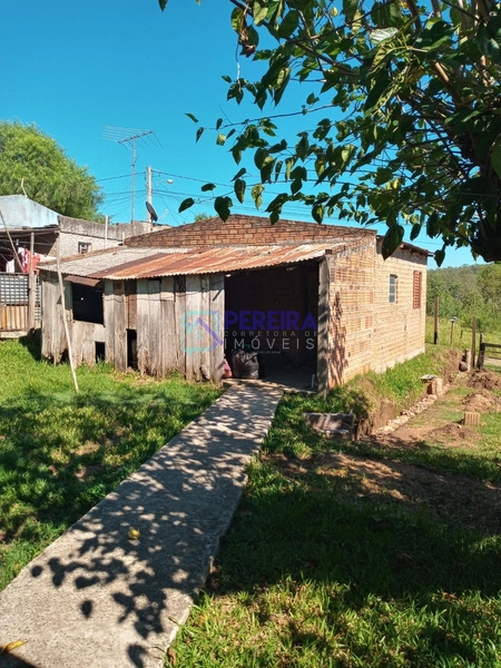 Duas casas com terreno de 720 m2.: 10ª foto da galeria de imagens do imóvel