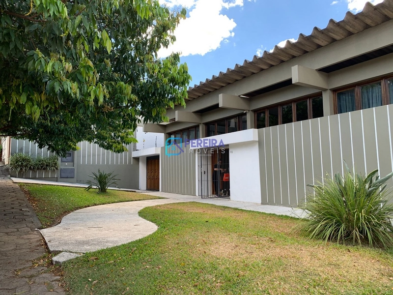 Casa com 05 dormitórios em localização privilegeada: 1ª foto da galeria de imagens do imóvel