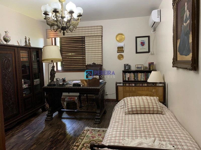 Casa com 05 dormitórios em localização privilegeada: 15ª foto da galeria de imagens do imóvel