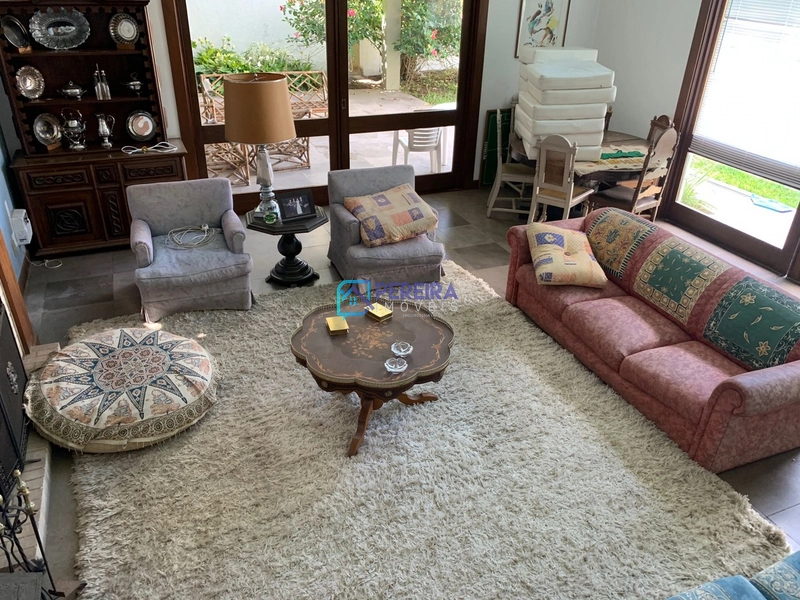 Casa com 05 dormitórios em localização privilegeada: 6ª foto da galeria de imagens do imóvel