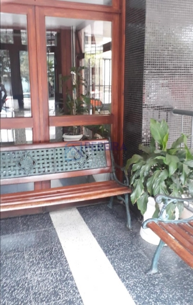 Apartamento no centro histórico de Porto Alegre: 3ª foto da galeria de imagens do imóvel