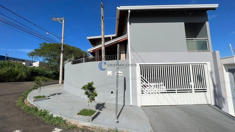 Sobrado de 3 dormitórios no Jardim Gibertoni em São Carlos/SP: 1ª foto da galeria de imagens do imóvel