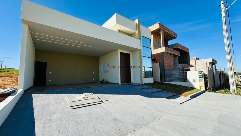 Casa de 3 dorm. e pisc. no cond. Monte das Araucárias em São Carlos/SP: 2ª foto da galeria de imagens do imóvel