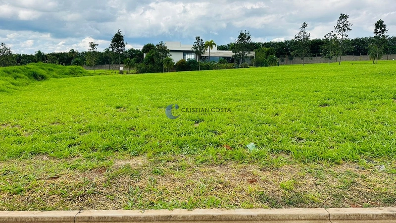 Terreno de 1350m² no Residencial Damha Golf em São Carlos/SP.