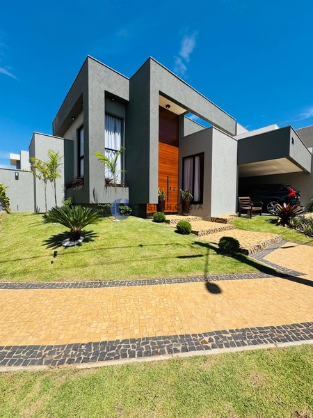 Casa de 3 suítes e piscina no condomínio Damha III em São Carlos/SP: 1ª foto da galeria de imagens do imóvel