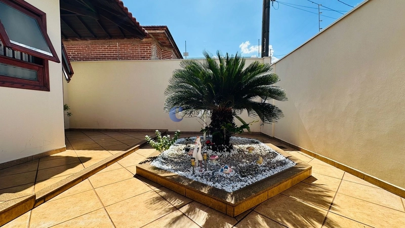 Casa de 4 dormitórios no Planalto Paraíso em São Carlos/SP: 2ª foto da galeria de imagens do imóvel