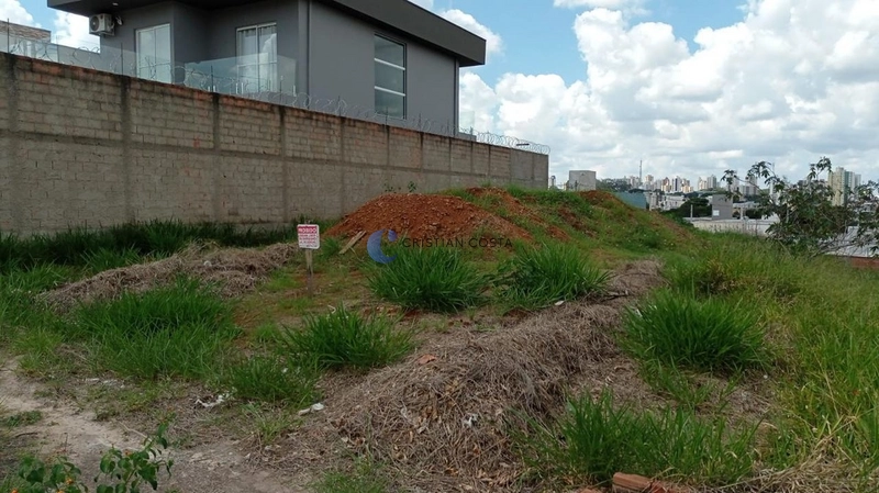 Terreno de 250 m² no Jardim Santa Júlia em São Carlos/SP: 1ª foto da galeria de imagens do imóvel