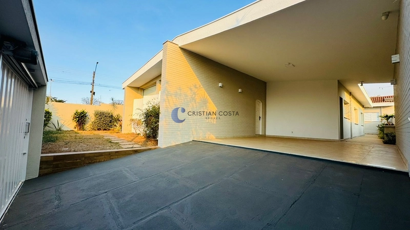 Casa de 3 dormitórios na Estância Suíça em São Carlos/SP.: 3ª foto da galeria de imagens do imóvel