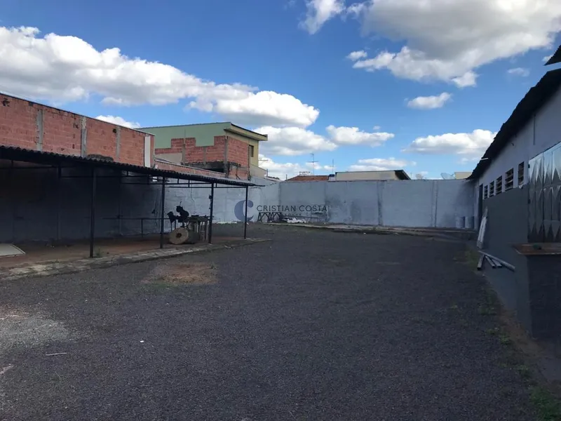 BARRAÇÃO NA VILA MARCELINO EM SÃO CARLOS/SP: 2ª foto da galeria de imagens do imóvel