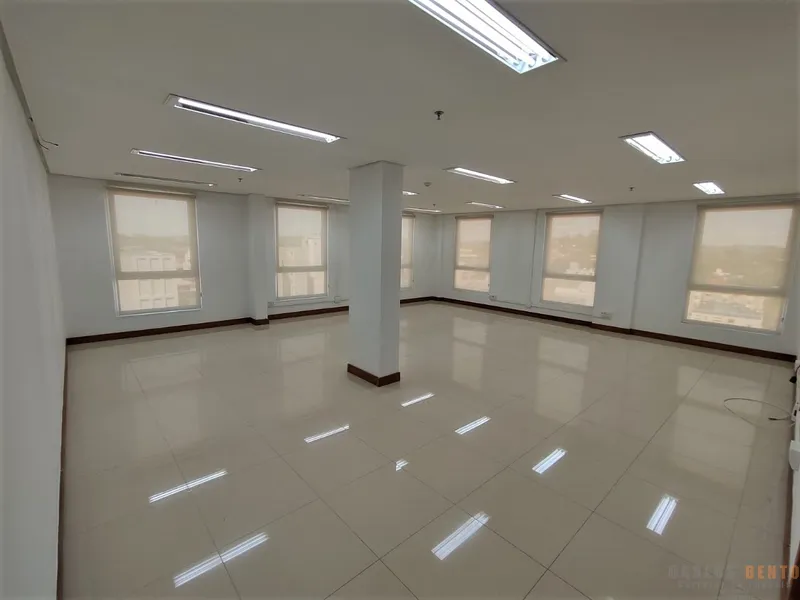 Belíssima sala comercial no centro de Campo Bom: 1ª foto da galeria de imagens do imóvel