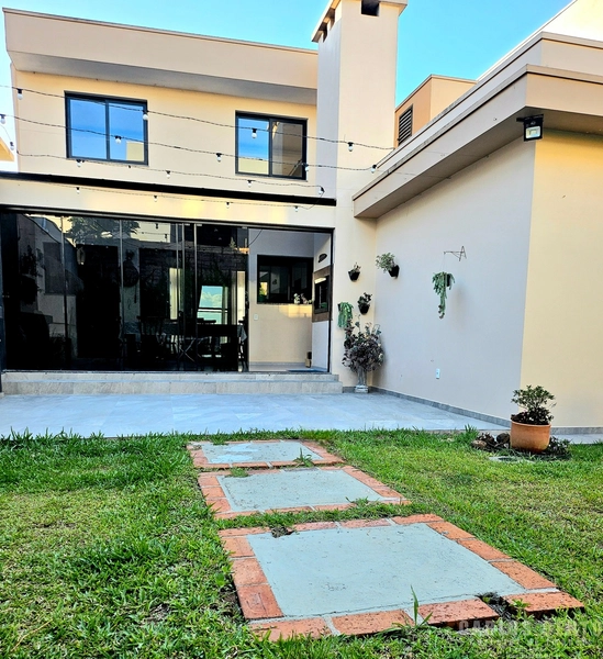 CASA COM 03 DORMITÓRIOS SENDO 01 SUITE: 2ª foto da galeria de imagens do imóvel