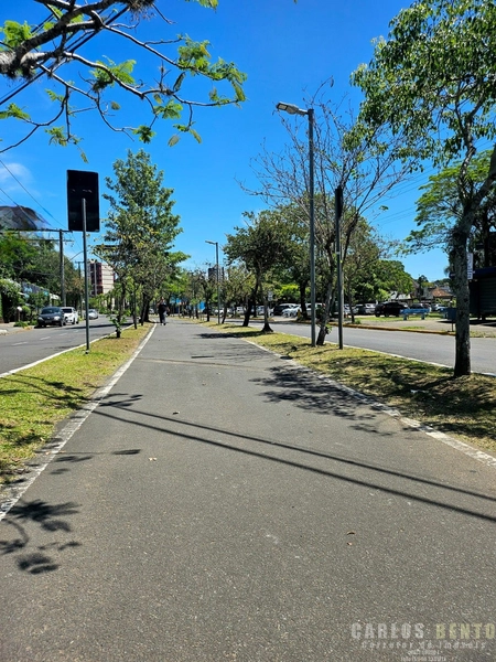 UM LOTE DE TERRENO COM 3.213,24 M²: 2ª foto da galeria de imagens do imóvel