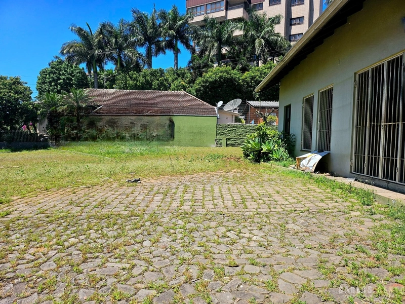 UM LOTE DE TERRENO COM 3.213,24 M²: 4ª foto da galeria de imagens do imóvel