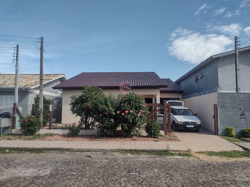 imperdivel casa em capao novo: 1ª foto da galeria de imagens do imóvel