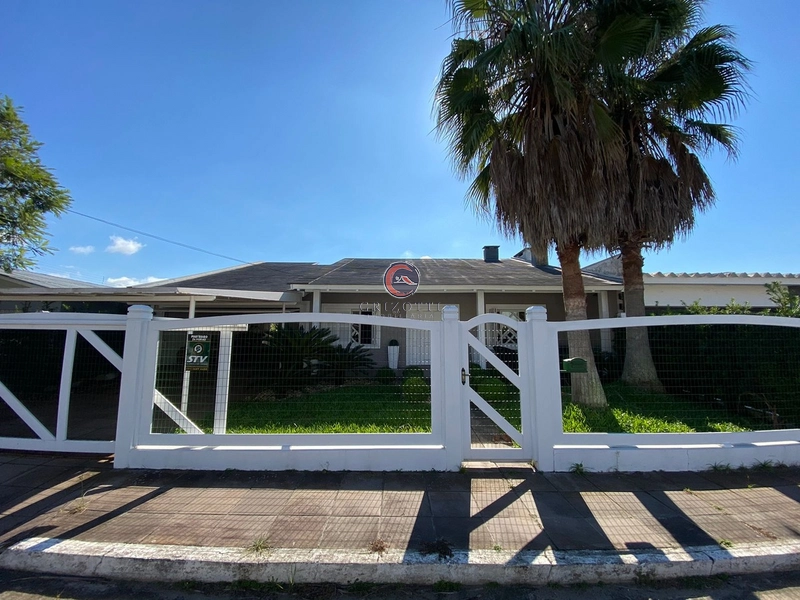 CASA NO CENTRO DE ATLANTIDA: 1ª foto da galeria de imagens do imóvel
