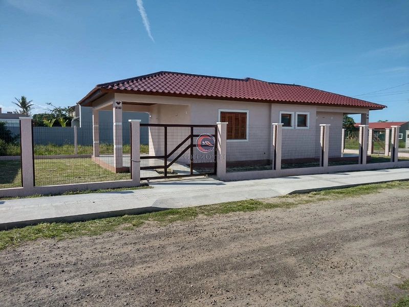 CASA DE ESQUINA A 3 QUADRAS DO MAR EM ARROIO TEIXEIRA.: 7ª foto da galeria de imagens do imóvel