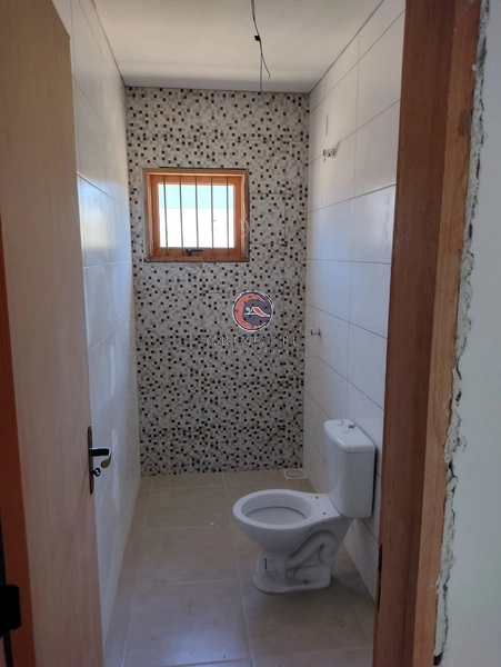 CASA DE ESQUINA A 3 QUADRAS DO MAR EM ARROIO TEIXEIRA.: 4ª foto da galeria de imagens do imóvel