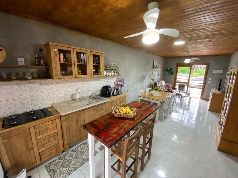 casa no Capão Novo Village: 1ª foto da galeria de imagens do imóvel