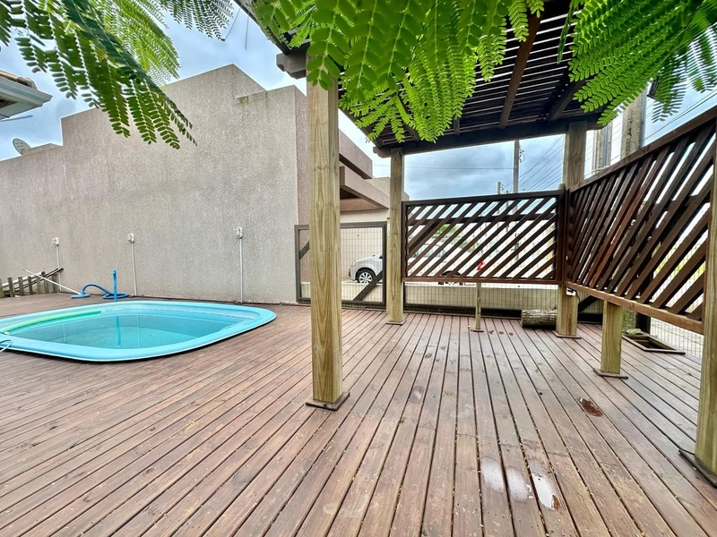 CASA COM ANEXO! PISCINA E DECK!TERRENO COM 325MTS² A 3 QUADRAS DO MAR: 1ª foto da galeria de imagens do imóvel